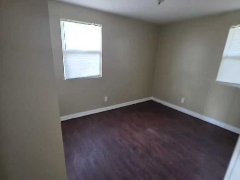 1317 W 15th St #3 — Photo 6