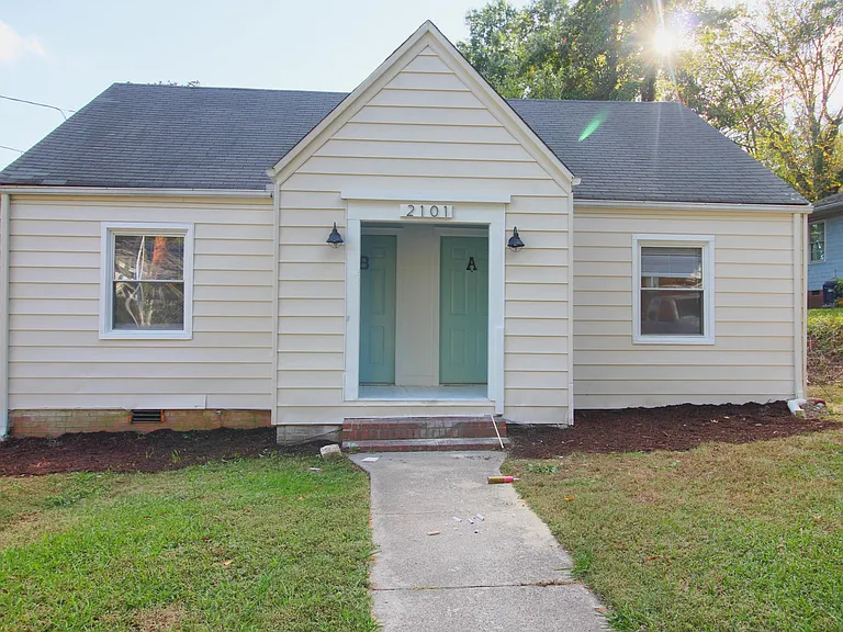 2101 Ward St — Photo 1