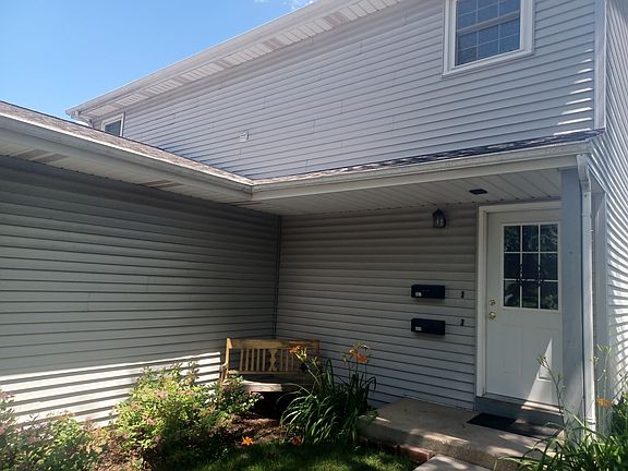 2nd image of 855-857 Rhodes St
