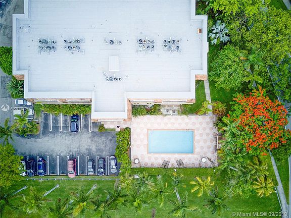 3rd image of 7900 Camino Cir APT 210