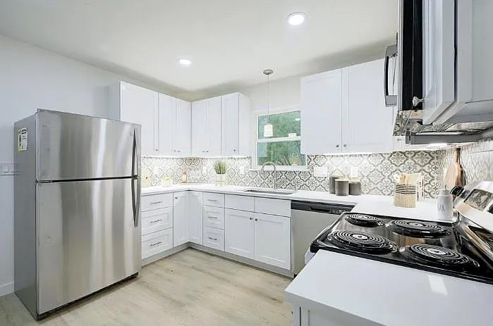 11403 Leander St — Photo 10