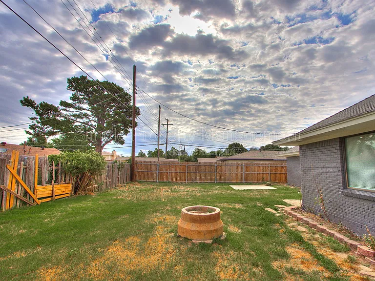 7505 NW 29th St — Photo 29