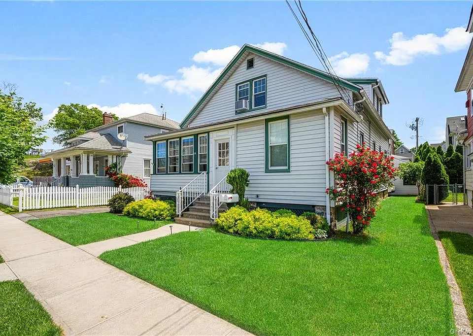 218 2nd Ave #1