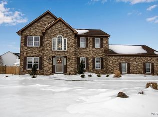 42 Camelot Dr, Buffalo, NY 14224