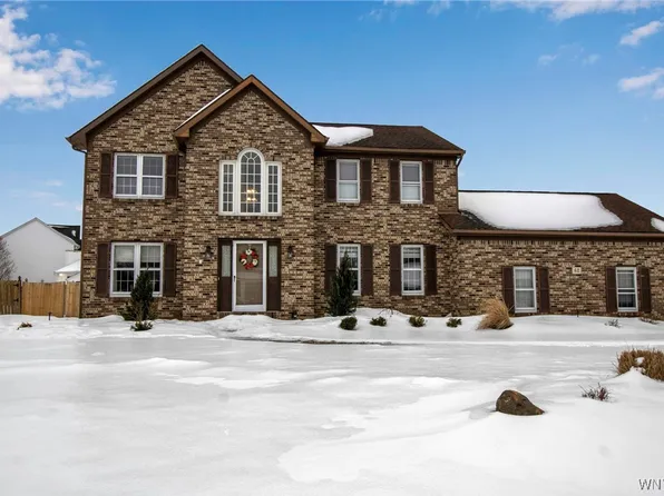 42 Camelot Dr, Buffalo, NY 14224