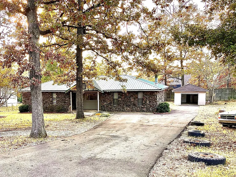 3019 Huffman Rd — Photo 2