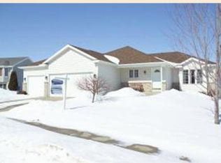 6325 S South Pointe Dr SW, Rochester, MN 55902