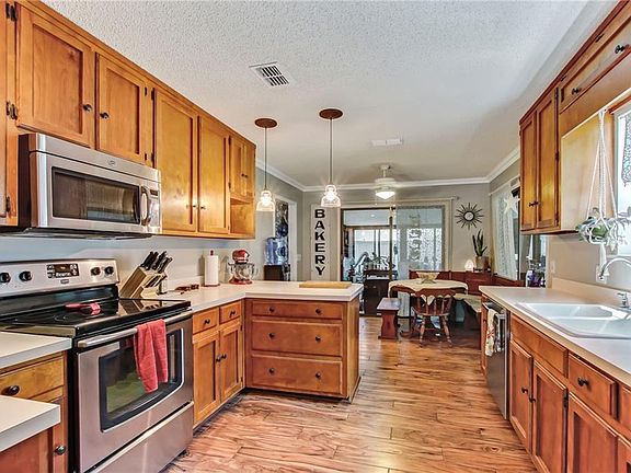 4th image of 1544 Plantation Oaks Ln