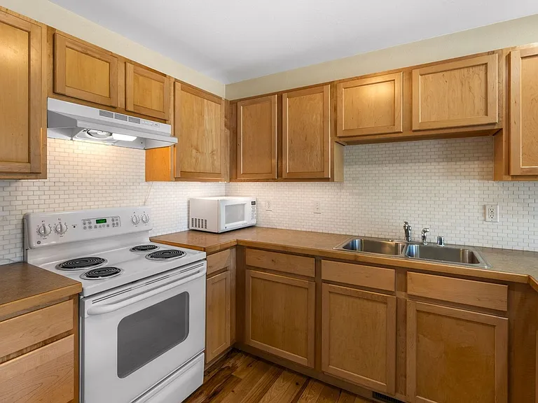 4006 Broadwater Ct — Photo 8