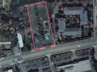 1424 E Main St, St Charles, IL 60174