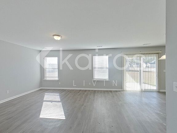 4th image of 101 Saint Matthew Way