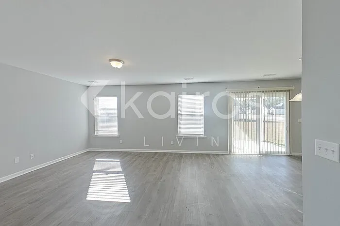 101 Saint Matthew Way — Photo 4