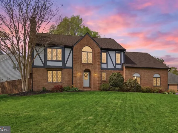 1727 Peartree Ln, Crofton, MD 21114