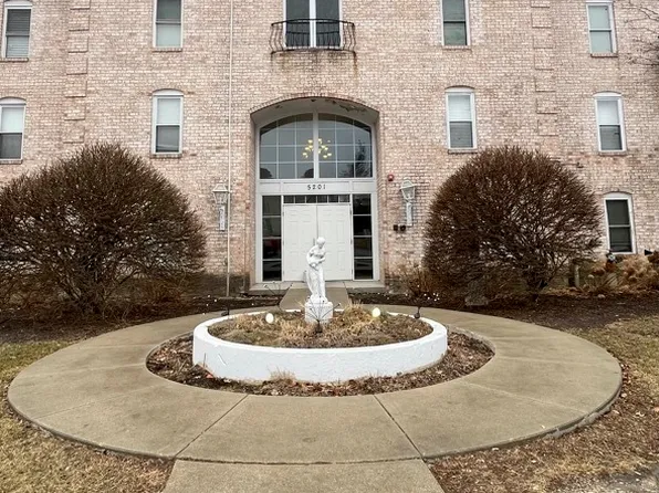 5201 Carriageway Dr #C317, Rolling Meadows, IL 60008