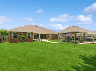 221 Sweet Tea Ln, Freeport, FL 32439