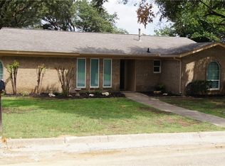 2201 Highcrest Dr, Bedford, TX 76022