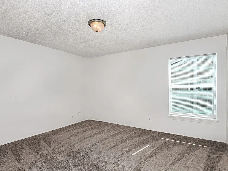 Woodlake Villas — Photo 12