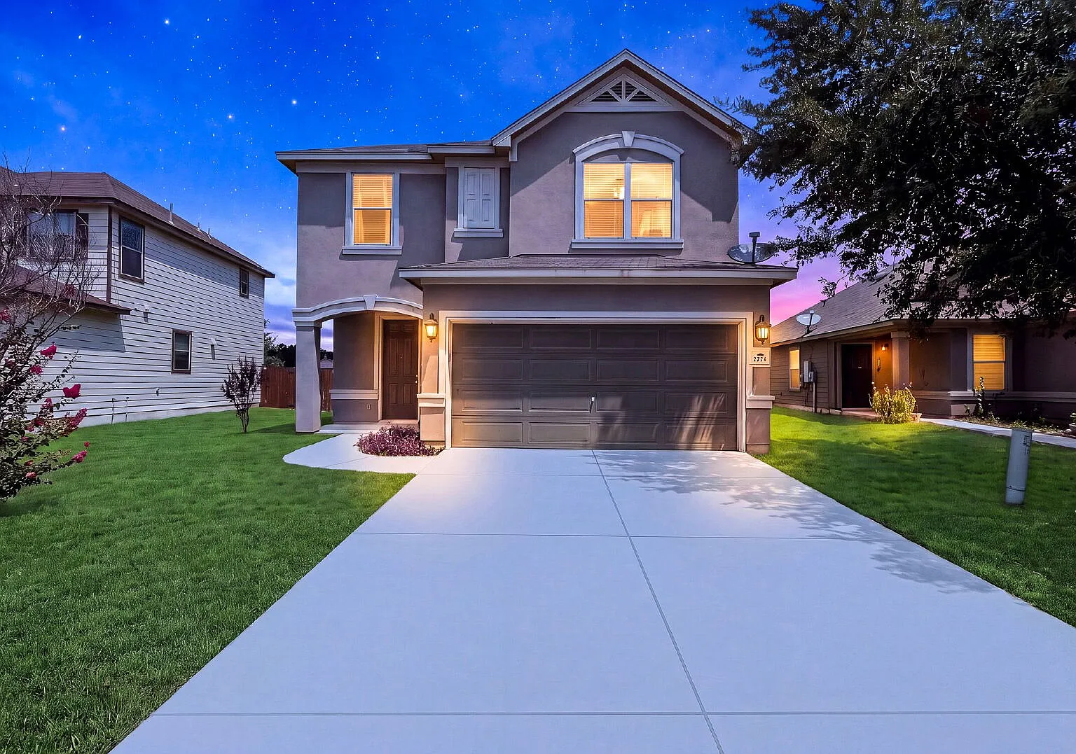 3 bed, 2.5 bath, 2104 sqft, $2,195 — Photo 1