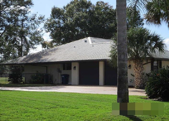 2nd image of 725 Golfside Ln