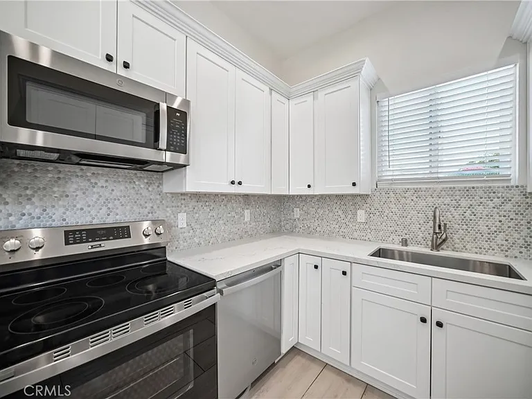 1956 N Ontario St #101 — Photo 8