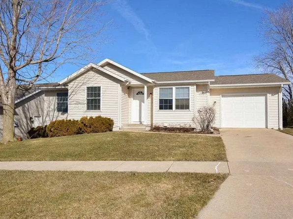 464 Maddie Ln, Tiffin, IA 52340