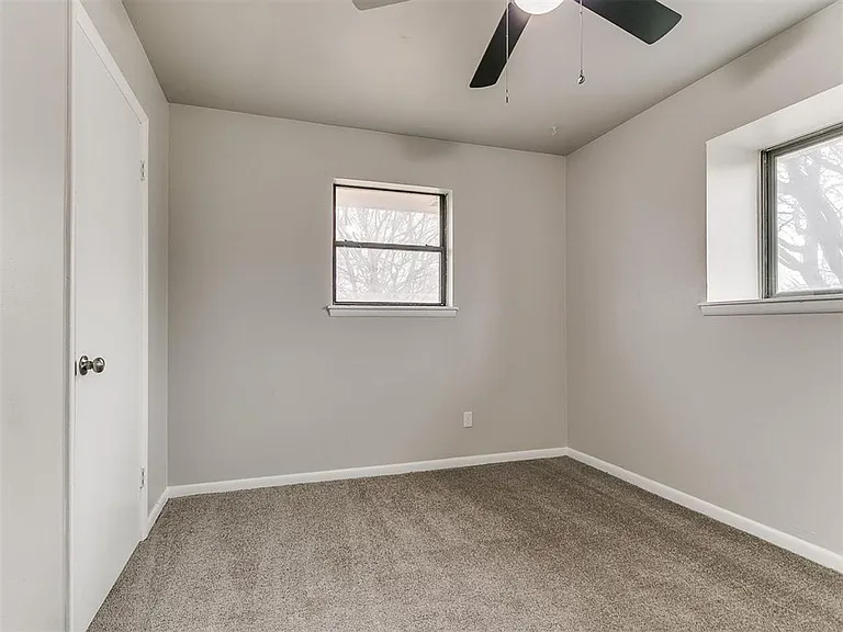 923 SW 3rd St — Photo 34