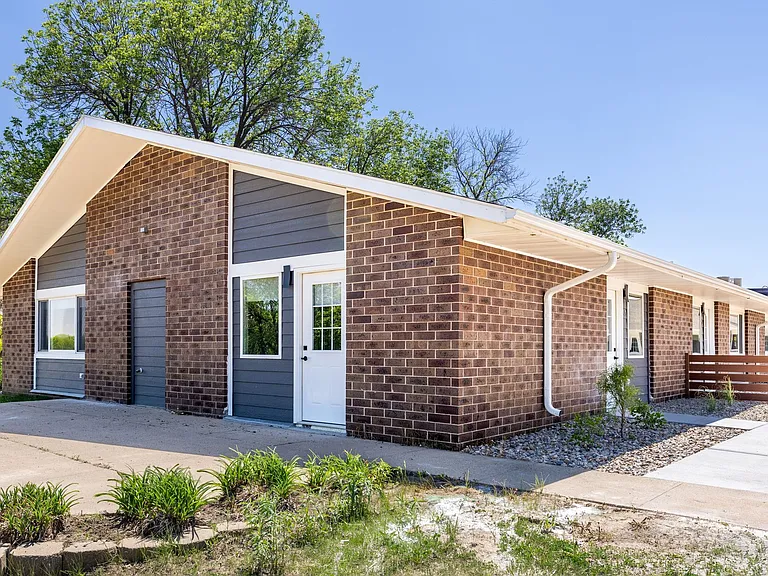 Woodland Hills Townhomes Comfortable & Convenient Living in Sioux City! — Photo 26