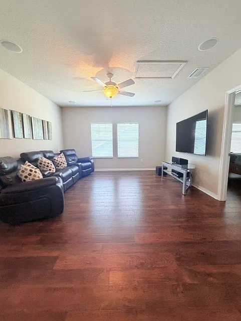 4 bed, 3.5 bath, 2952 sqft, $3,700 — Photo 4