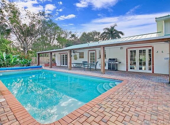 32x14 Pool  Fenced backyard.
