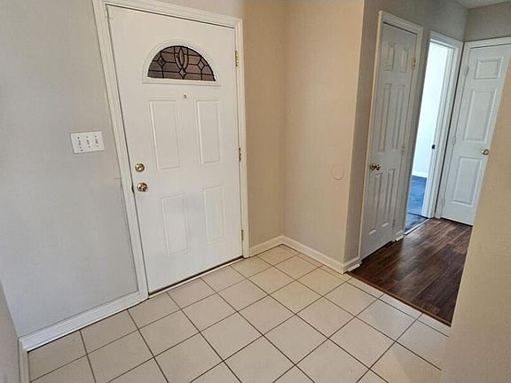 5th image of 213 Plowlan Ct