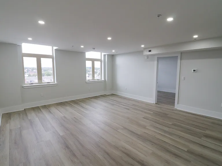1 W Main St #4G — Photo 11