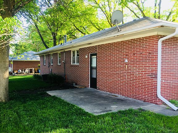 2nd image of 1112 Fairlane Ave