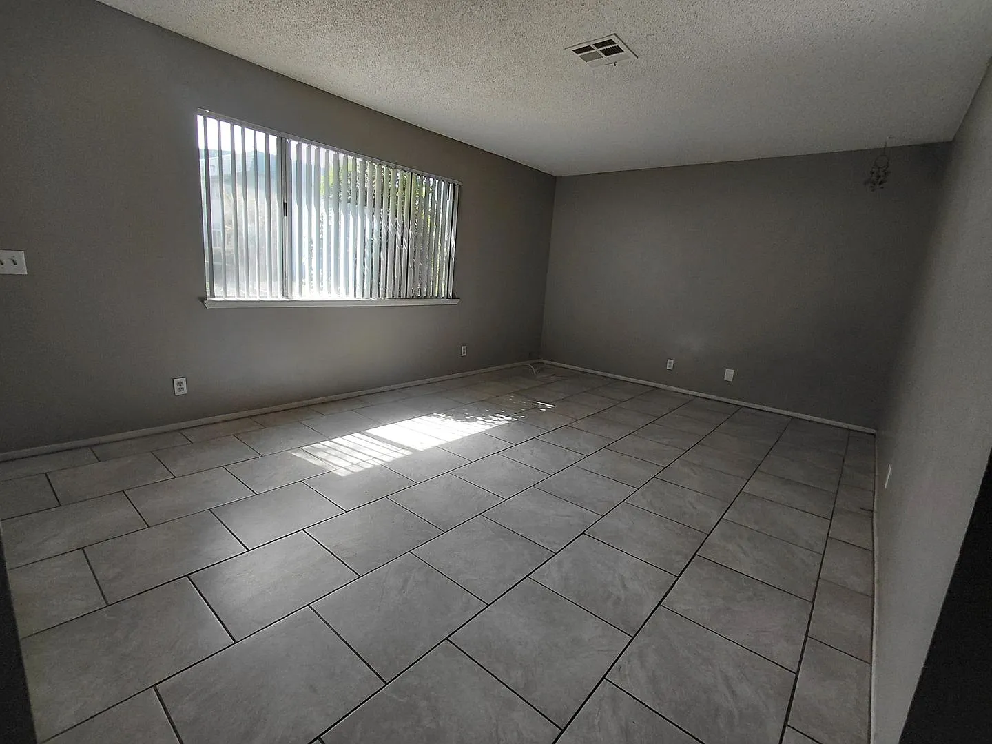 Limited-Time Move-In Special Get 50% OFF Your First Month's Rent with Approved Credit! — Photo 3