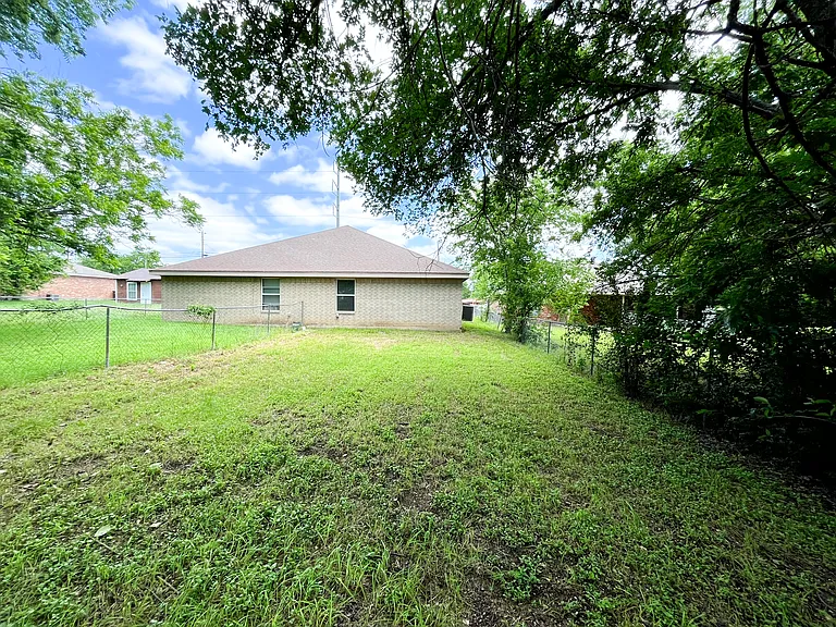 418 W Green Ave #A — Photo 30