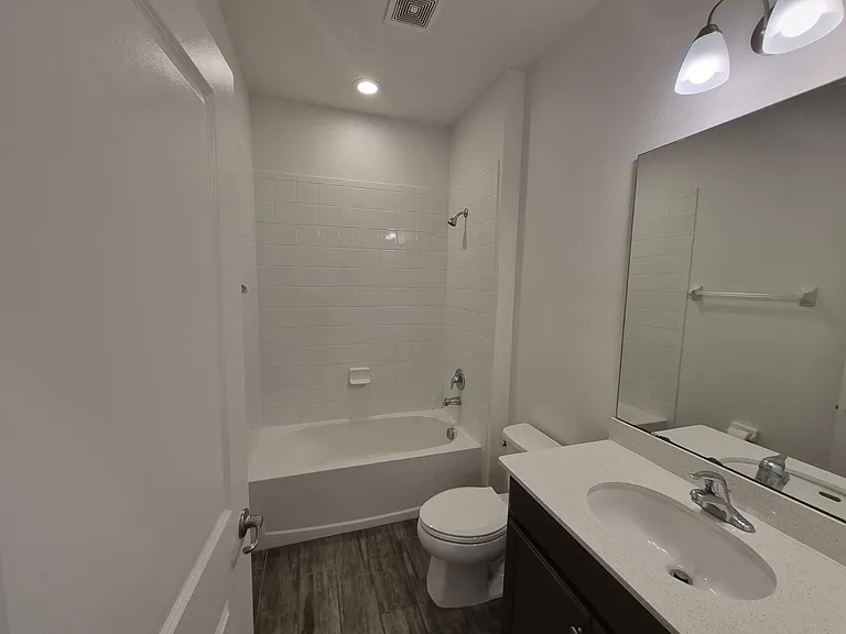 1257 Hendon Loop — Photo 11