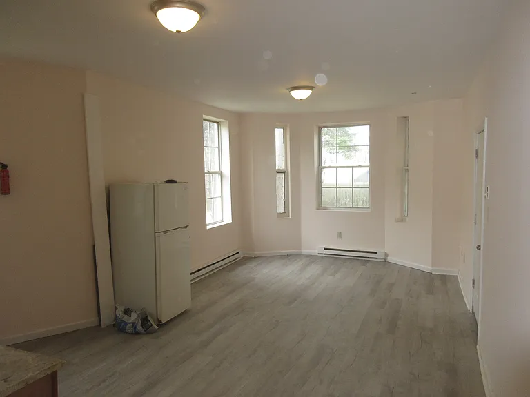 76 Champlin Ave #2 — Photo 4