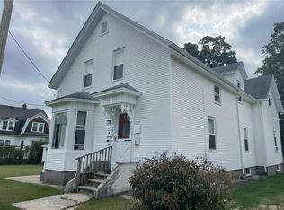 77 Allen Ave E, Riverside, RI 02915