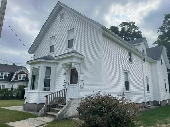 77 Allen Ave E, Riverside, RI 02915