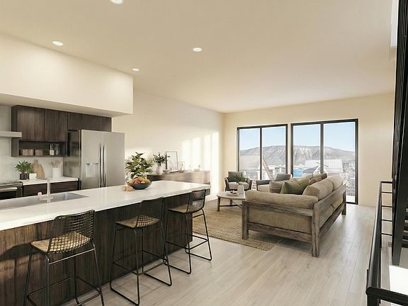 4th image of 604 Charles St