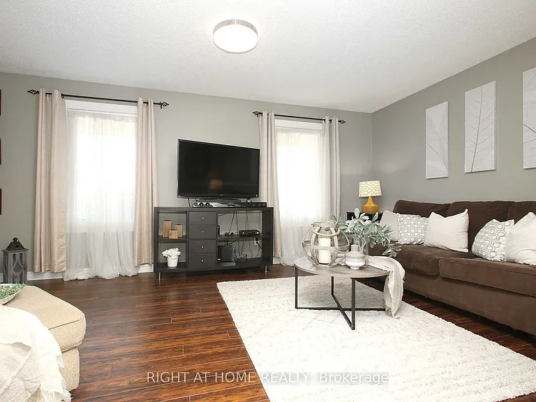 653 Dorchester Dr — Photo 7