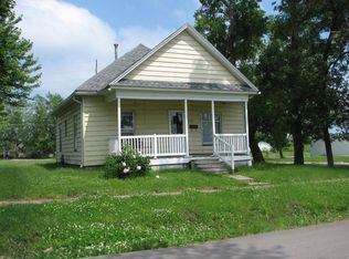 328 S 5th St, Albia, IA 52531