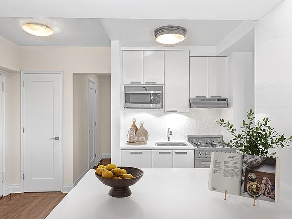 5th image of 240 Central Park S #18K