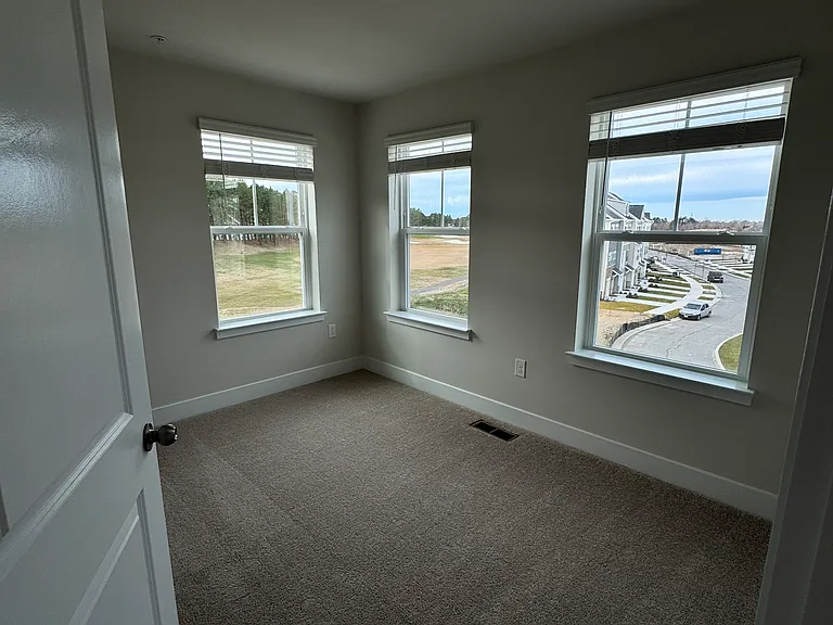 2214 Winterberry Ln — Photo 15