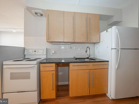 5th image of 1901 John F Kennedy Blvd APT 2305
