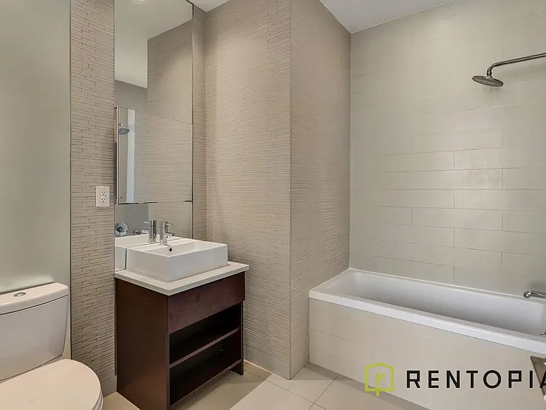 452 Keap St #407 — Photo 8