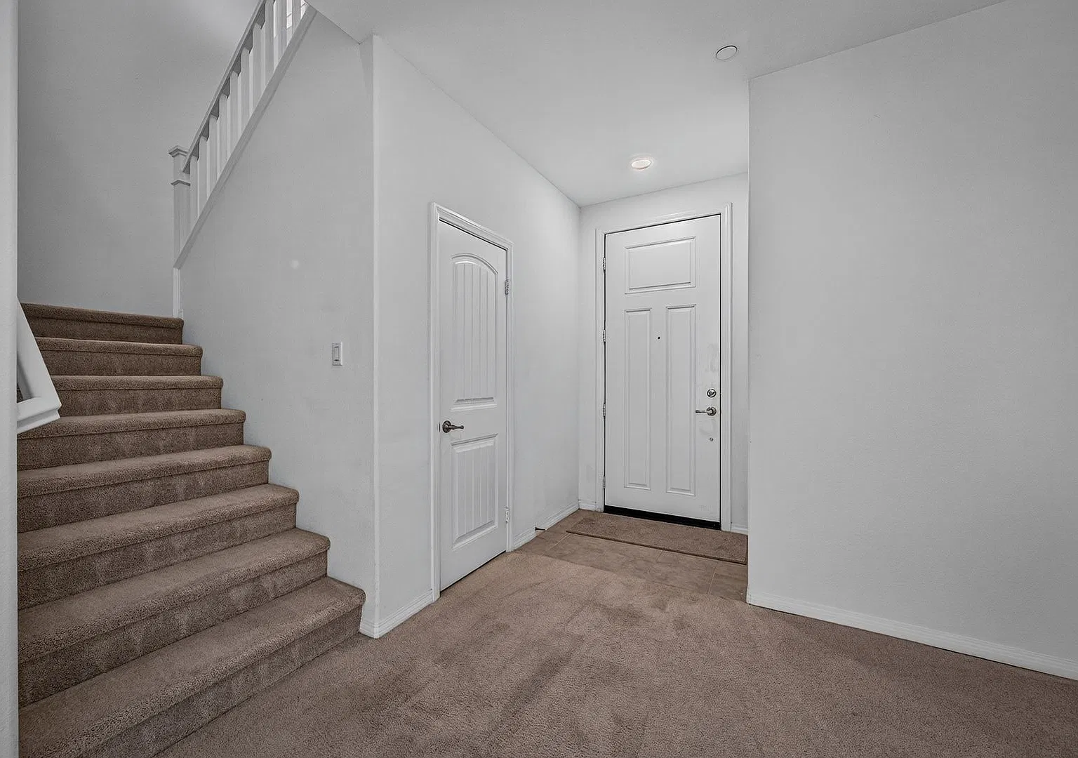 Spacious Newer 4-Bed 3 1/2-Bath Plus Loft Home in Citrus Trails — Photo 3