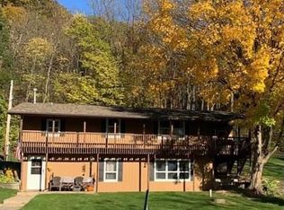 33195 Indian Creek Dr, Muscoda, WI 53573