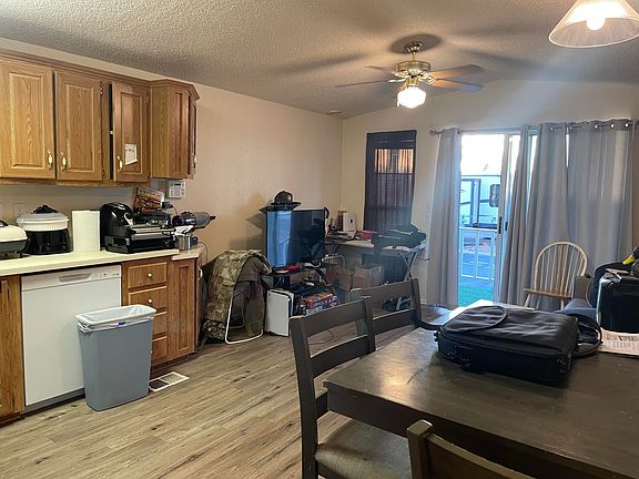 3rd image of 227 Raquel