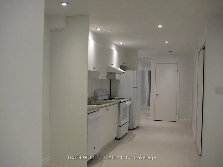 765 Gerrard St E #LOWER — Photo 5