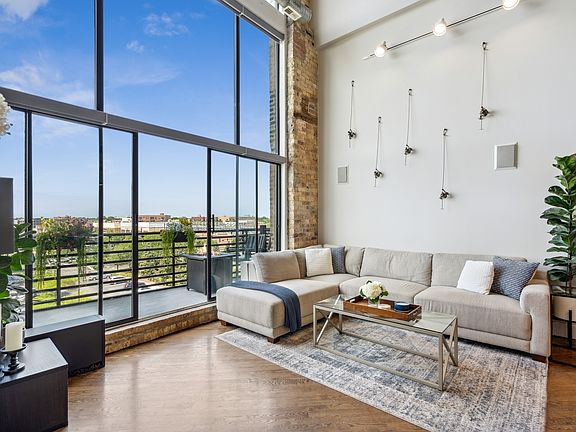 4th image of 2614 N Clybourn Ave APT 410